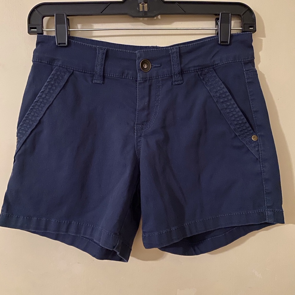 Unionbay twill junior navy shorts size 0. Gently worn.